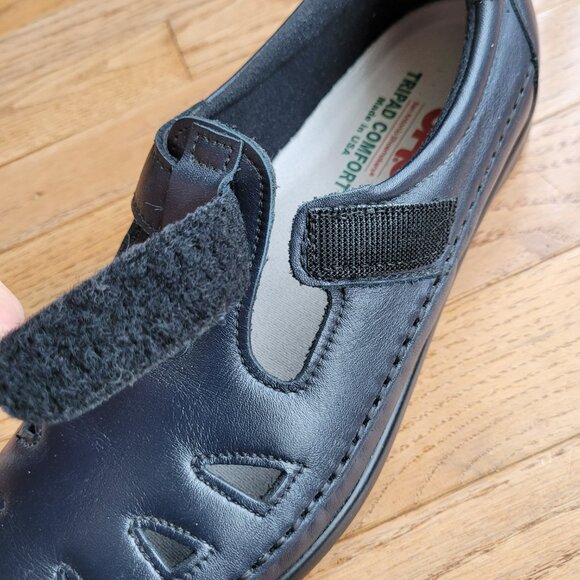 SAS Navy Blue Leather Flats - Picture 14 of 14